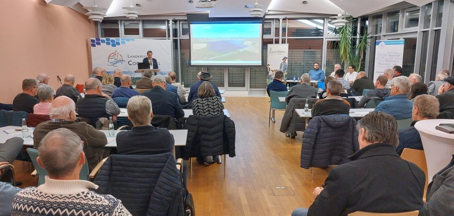 Werkleiter Dirk Barbye begrüßt die Gäste zur LEADER-Auftaktveranstaltung