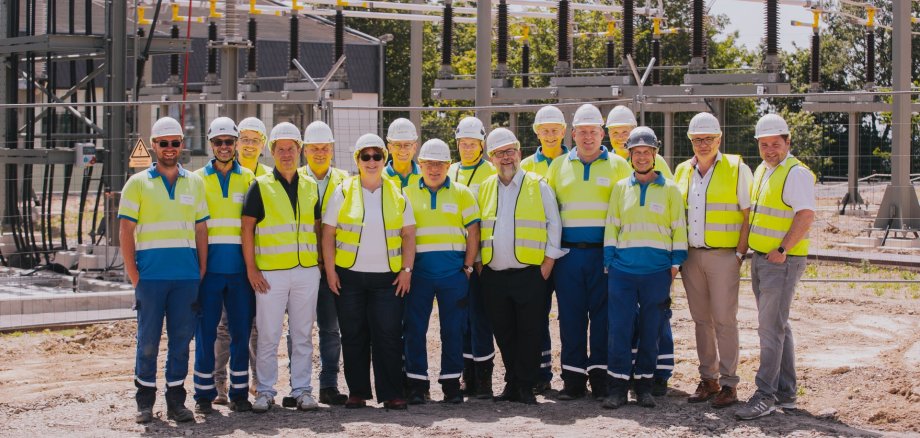 Offizielle Inbetriebnahme der modernisierten Umspannanlage Cochem in Faid Offizielle Inbetriebnahme der modernisierten Umspannanlage Cochem in Faid, auf dem Foto zu sehen: verschiedene Vertreter aus Politik und der Westnetz und Westenergie