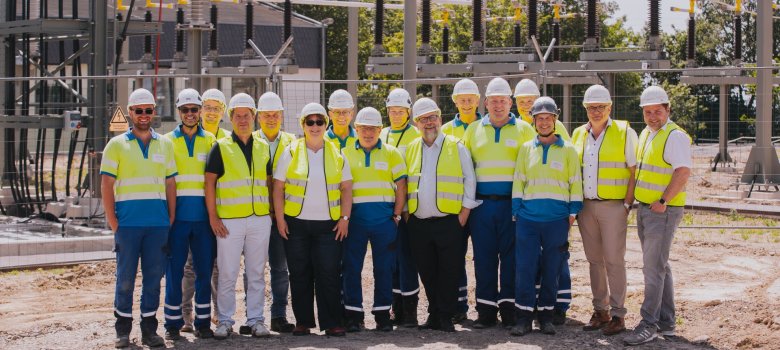 Offizielle Inbetriebnahme der modernisierten Umspannanlage Cochem in Faid Offizielle Inbetriebnahme der modernisierten Umspannanlage Cochem in Faid, auf dem Foto zu sehen: verschiedene Vertreter aus Politik und der Westnetz und Westenergie