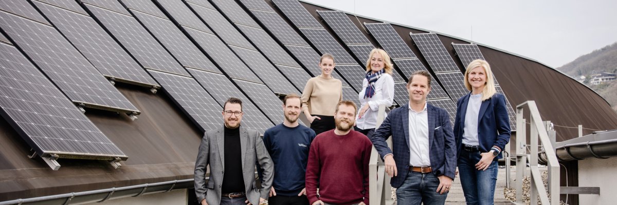 Teamfoto Eigenbetrieb Klima & Energie: vorne (v.l.n.r.): Falko Fischer, Markus Nahlen, Dominik Zell, Dirk Barbye, Nicole Jobelius-Schausten; hinten (v.l.n.r.): Stella-Marie Benz, Ruth Bons