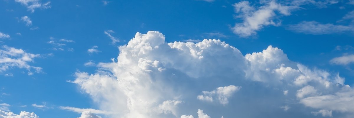 Wolken Wolken und blauer Himmel